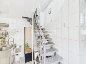 Treppe zur Wohnung