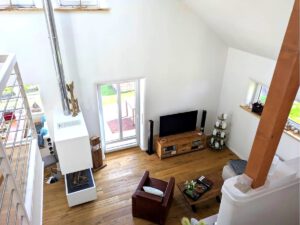 Blick von der Galerie in den Wohnbereich