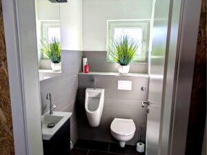 Gäste WC in der Halle