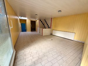 Behandlung mit Ausgang zur Terrasse