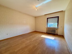 Geräumiges Schlafzimmer