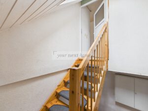 Treppe zu DG
